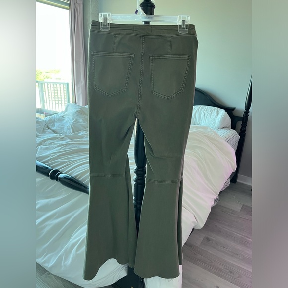 Free People Denim - Free people size 26 NWOT bell bottomed green jeans